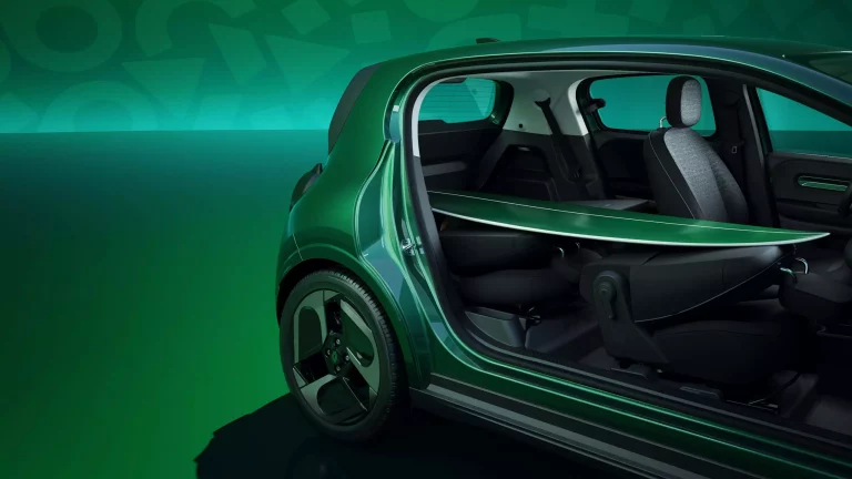 Renault Twingo Innenraum und umgeklappter Rücksitz