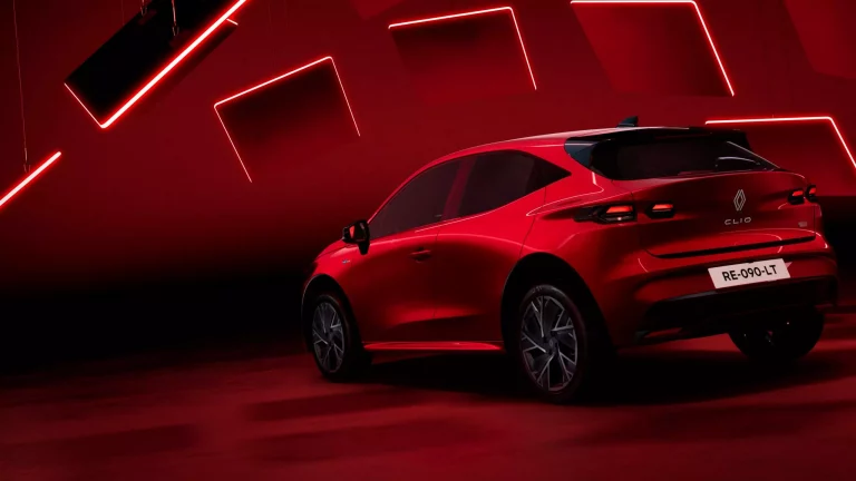 neuer Renault Clio von hinten